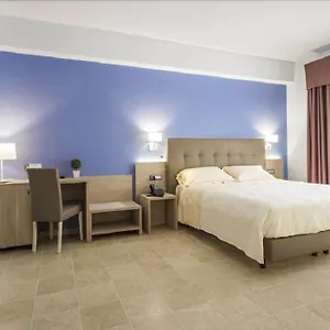 Netum 4*, Noto Italia